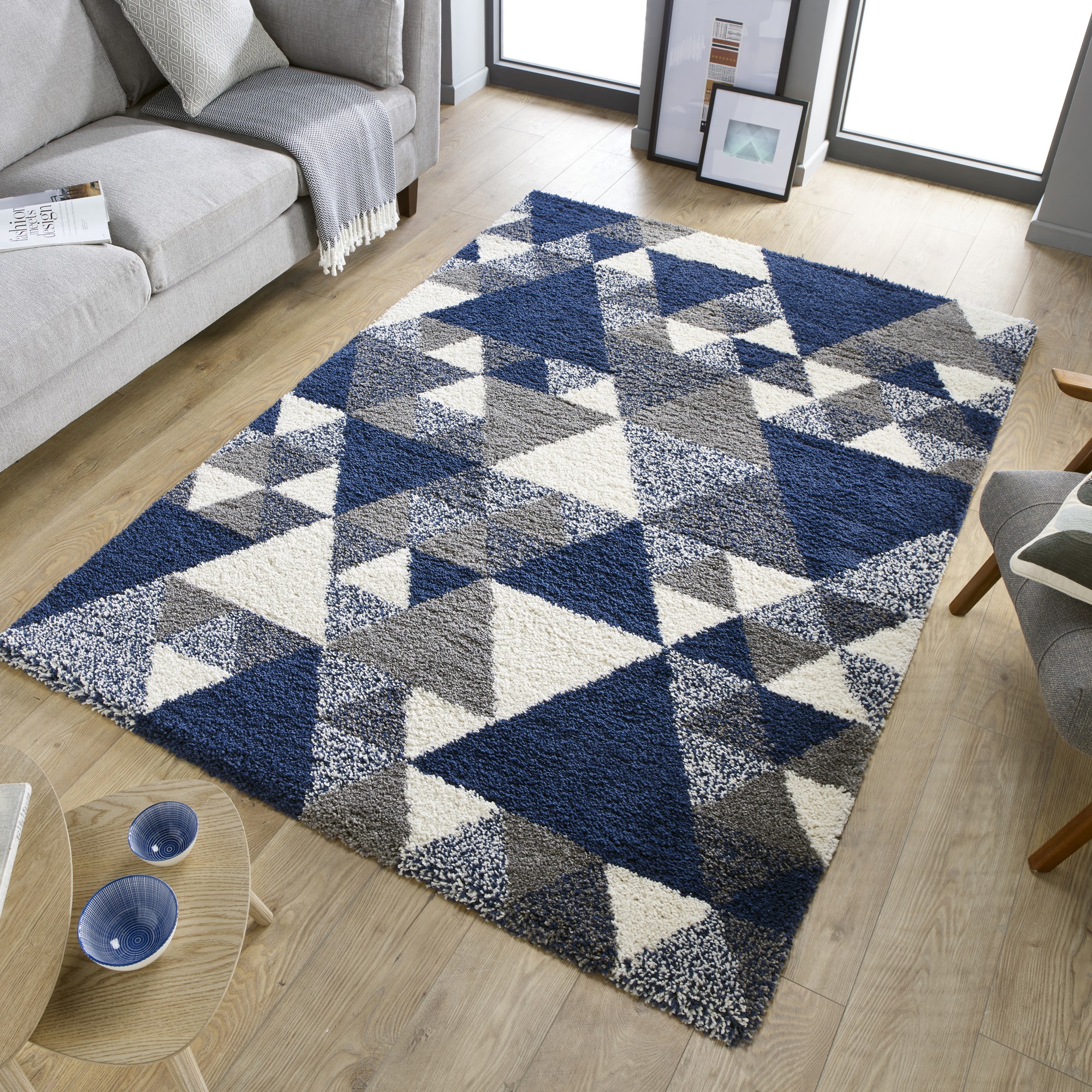 Dakari Nuru Modern Shaggy Geometric Rugs In Navy